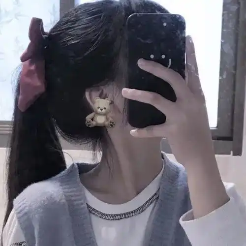 微信头像对镜自拍不露脸女生头像
