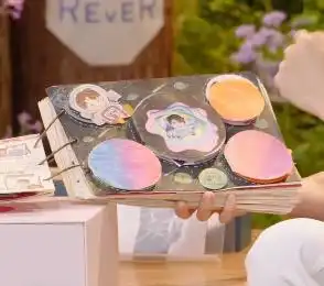 任嘉伦换一个发型,直接从小奶狗变成小狼狗,工作室发图秒变型男
