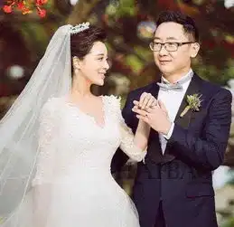 她是央视美丽女主持人,嫁大12岁导演,今36岁被宠成公主
