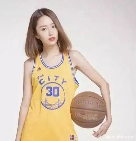 nba主播都是中国美女秦奋前女友榜上有名,甜美笑容似韩国明星
