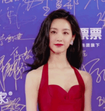 穿搭周杰伦新歌女主a爆了,她偏爱的这件单品谁穿谁美
