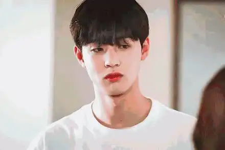 去他的爱30岁玛丽苏神剧,一女四男体验萧亚轩的快乐
