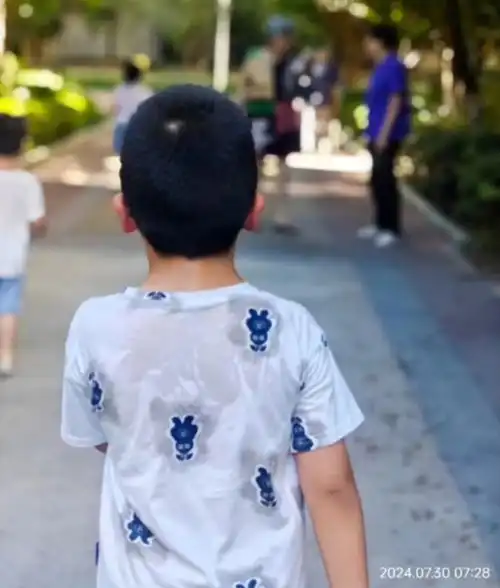 每天6点半,杭州一小区近百人扎堆,队伍排出十几米已持续近1个月...
