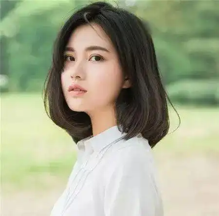 齐肩烫头发短发图片适合大脸女生
