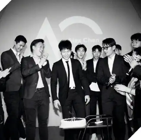 陈坤为儿子庆生如兄弟,儿子都18岁了,陈坤却还是少年模样
