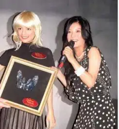 杨幂双冰大小s女星与蜡像合影谁美艳谁丑爆新浪河北教育
