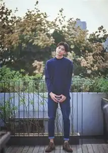 谁有qq聊天背景的图片,比较适合男生的,分享几张
