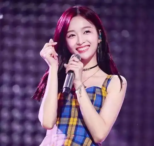 完美脸型防腐美貌杨幂的少女感全靠它成全
