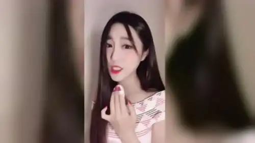 表情丰富的小姐姐,真的是一个戏精呢
