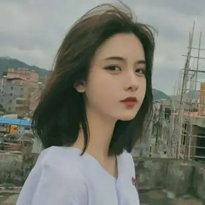 网易云热评给同桌女生听我爱的歌,她直言很难听,我很难过没想到她...
