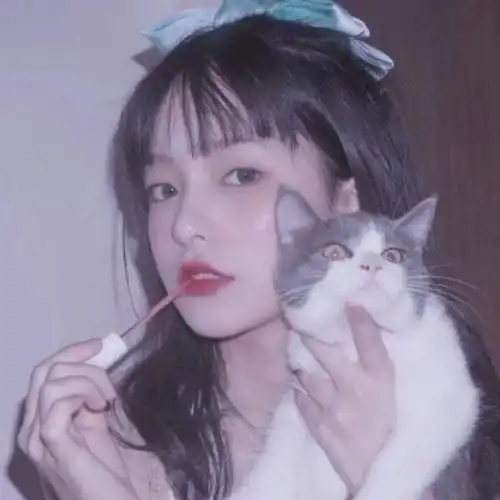 一眼惊鸿的真人女头桃花满满
