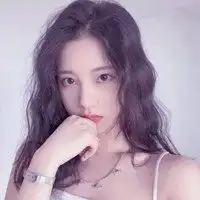 做一个精致的猪猪女孩的头像
