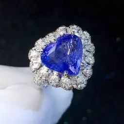 情人节马上就到了,再不选个珠宝给她就晚了
