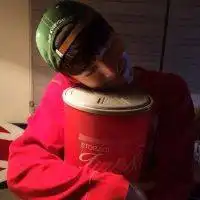 混搭男生头像我的心,葬在你坟墓的旁边
