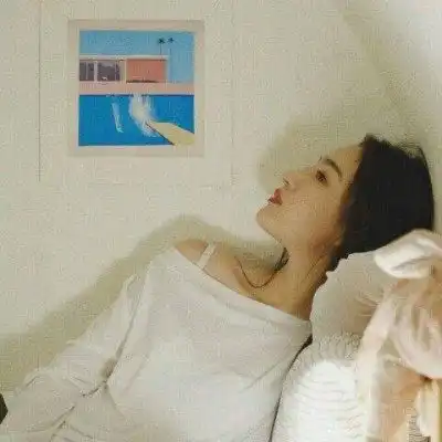你和今晚的月亮一样让人想入qq女生头像我要个性网
