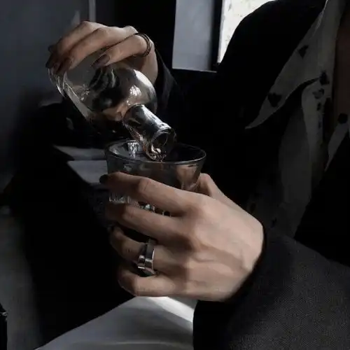 验证人心的,不是金钱,不是语言,而是......深度好文
