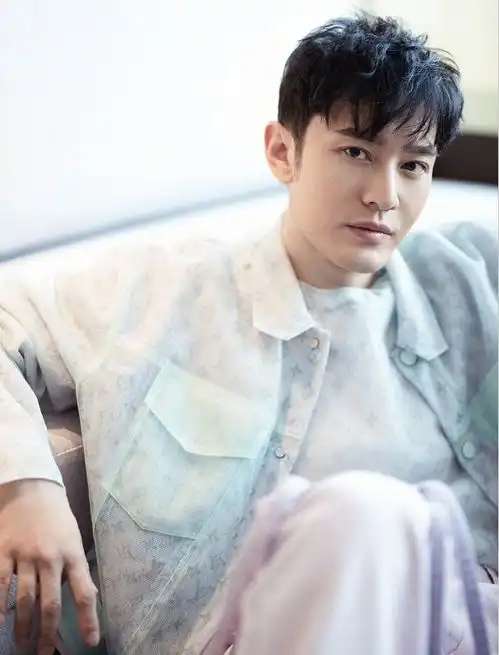 张艺兴黄子韬罕见统一战线,两人双双更博,只为同一件事
