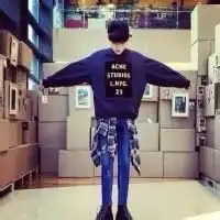 这个是情侣头像么如果是的,能把另一张发给我吗
