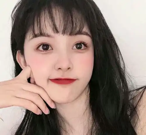 判断口红过期的四个特征,有一个就算,快看你的口红过期没
