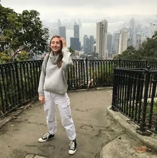 俄美女模特寻梦中国在上海香港生活三年多之后,已经乐不思俄
