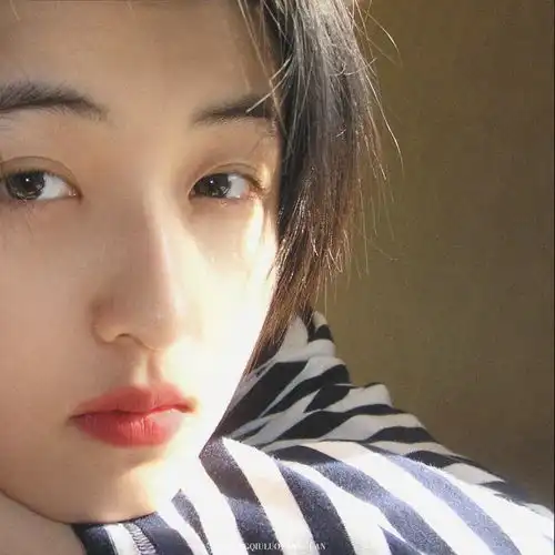 张子枫少女满满的头像
