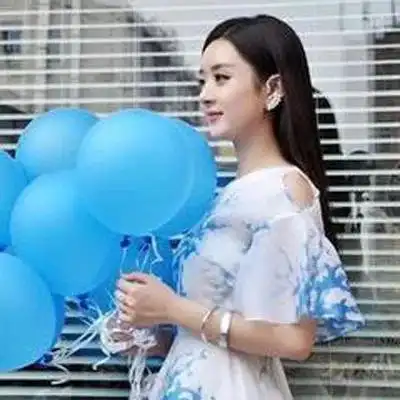赵丽颖气质蓝色艳压群芳
