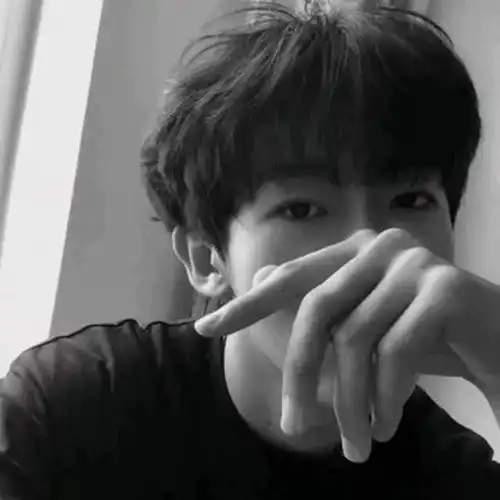 不主动的男人谈恋爱是什么样的,这四位女士的评价很精准
