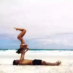 从抑郁症到瑜伽网红,她用美丽向生命致敬
