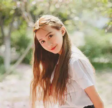 这几款发型,无论什么季节,扎起来都很好看哦
