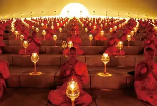 比如来佛祖还早的,是燃灯上古佛,比古佛更早的佛祖,又是哪2位
