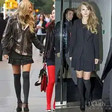 众女星街拍性感抢镜风情丝袜搏冬日出位图
