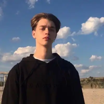 男头像无水印右下角已阅喔
