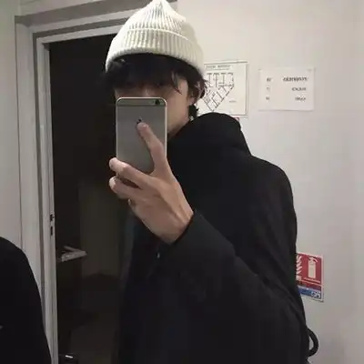 2023最新成熟稳重男生头像
