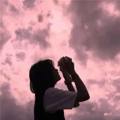 女生头像伤感难过,受伤哭吧哭吧不是罪
