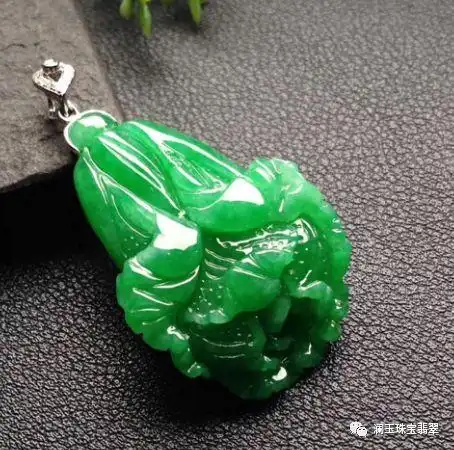 小小翡翠白菜吸纳百方福财
