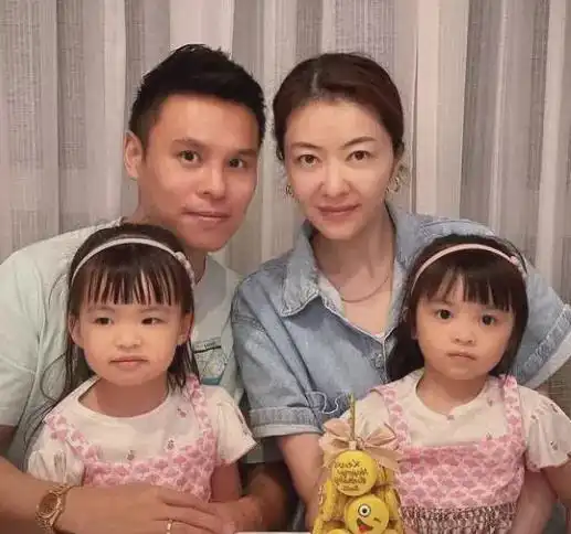 42岁熊黛林发文控诉,自曝被最亲的人出卖,与富豪老公婚姻引担忧
