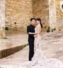 沈梦辰杜海涛国外拍婚纱,看到上面的刺绣,网友太给国人长脸

