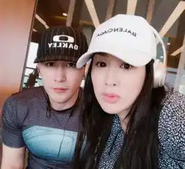 钟丽缇迎合张伦硕穿女仆装还被质疑看洪欣张丹峰机场照就明白了
