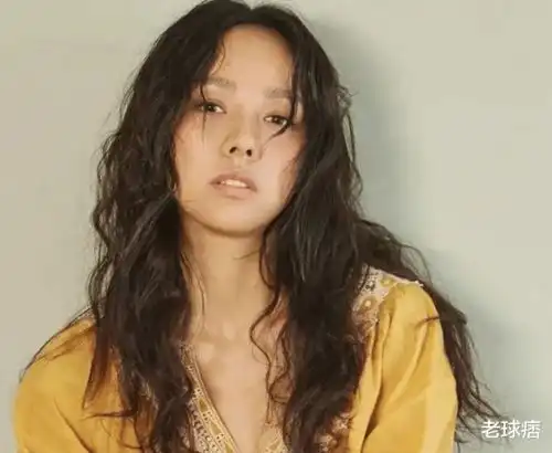 国民妖精李孝利,身价超60亿韩元,却嫁给一个丑男人

