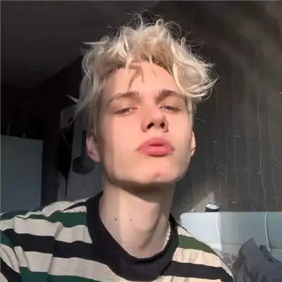 真人时尚欧美酷冷帅气男生头像,气质欧美男头真人又高冷
