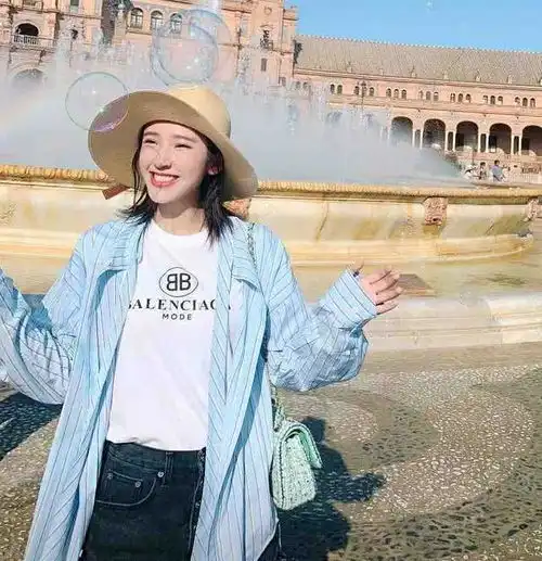 唐艺昕终于改风格,穿薄荷绿羽绒服配破洞牛仔裤,秒变闪耀小仙女
