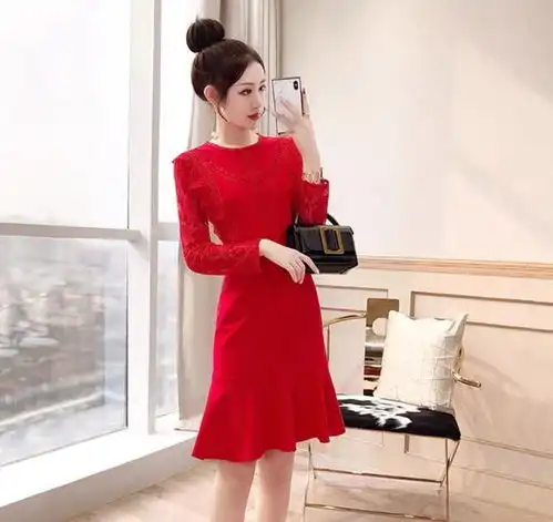 轻熟小红裙,打造风情万种小女人
