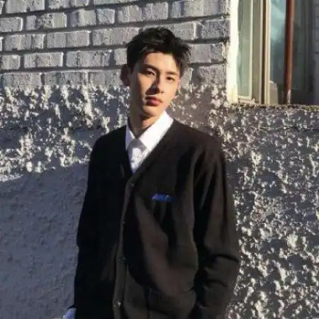 引人注目的男生头像,清新系的小哥哥一看就喜欢
