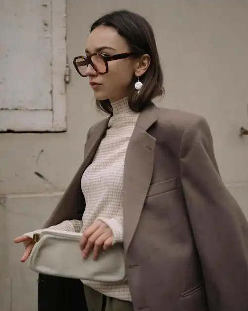 娇小身材如何运用穿搭打造时尚感也许这几位博主可以给你想要的答案
