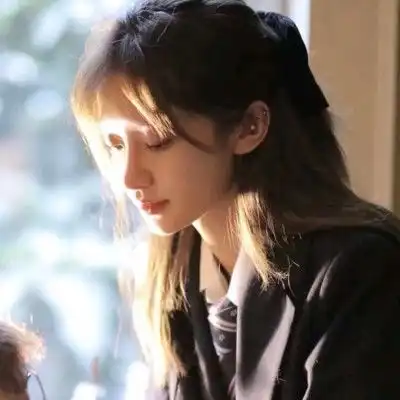 情侣变成朋友的扎心文案
