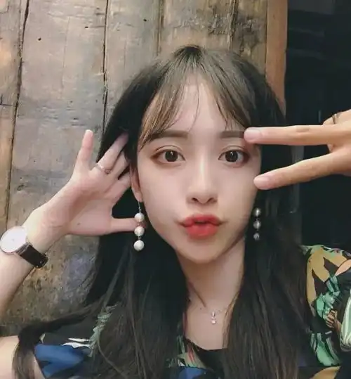 男生最爱女生的6个自拍表情,原来是......
