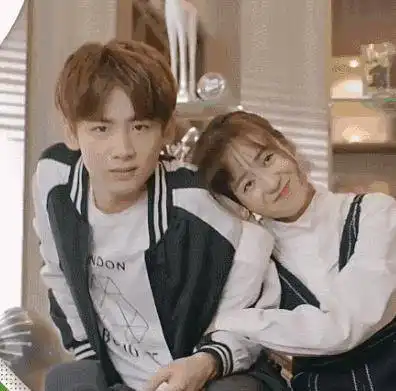 白敬亭欲霸屏,前有马思纯,后搭档吴倩谭松韵,背后之因惹人疼
