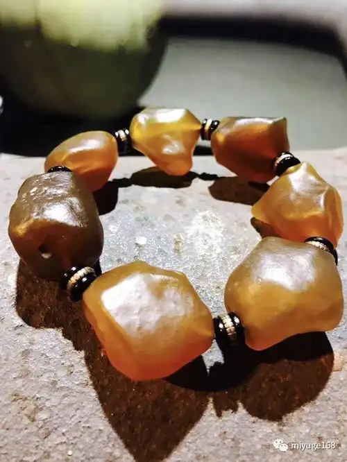 阿拉善玛瑙眼睛石大地的眼睛,你觉得美吗
