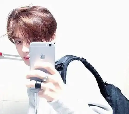 越花心,桃花开得运旺盛的星座男
