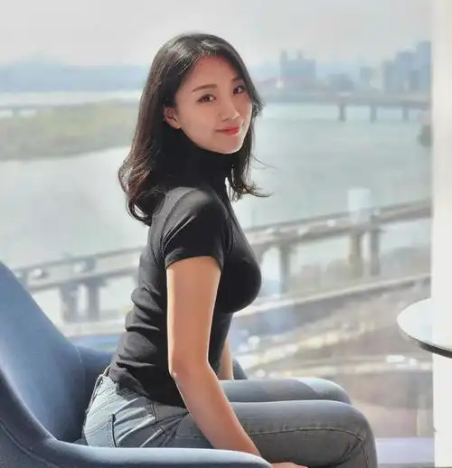 亚洲美女魔鬼身材,妩媚迷人
